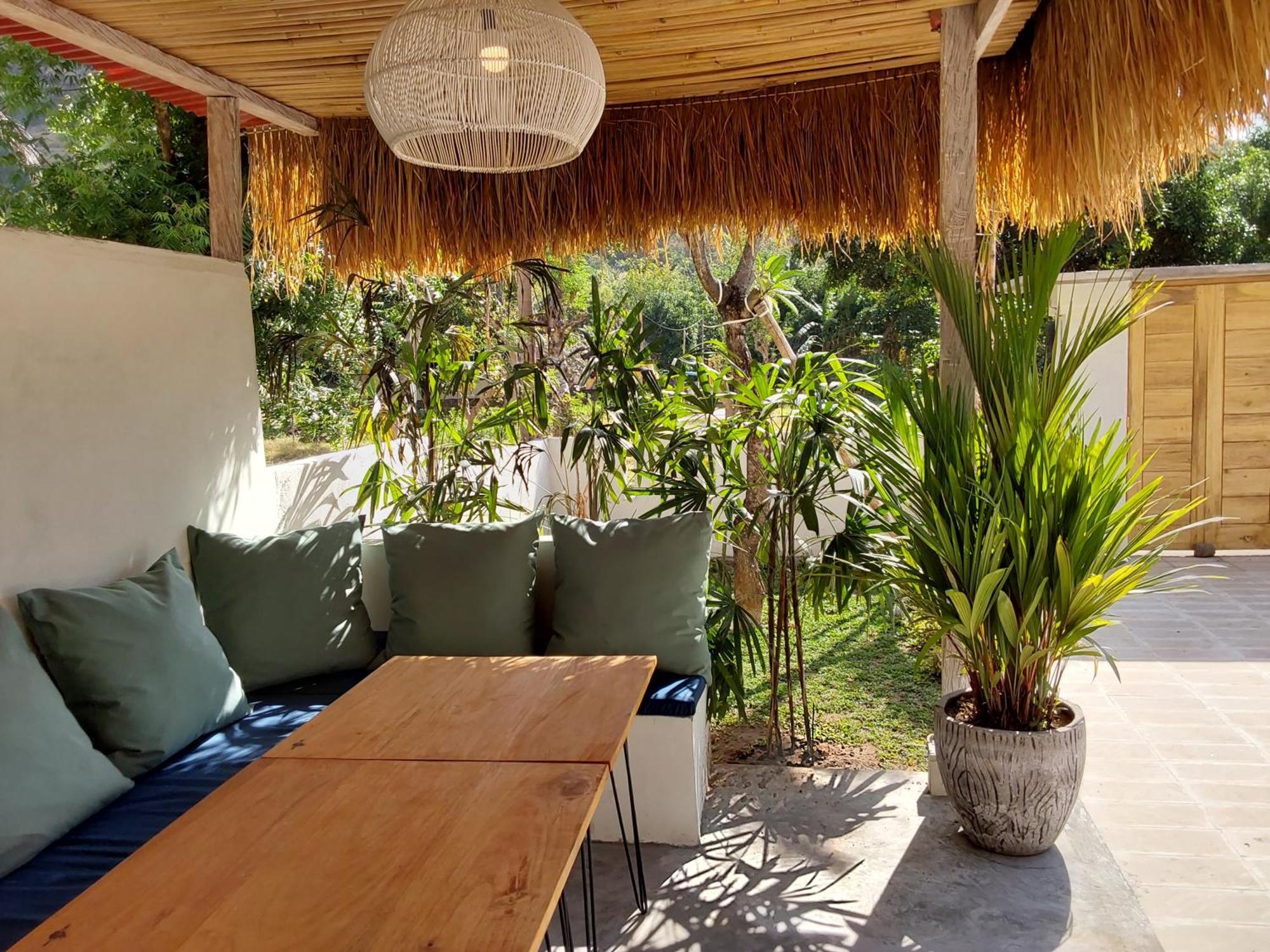 Okaoki Homestay Amed  Exterior photo